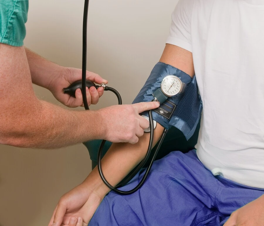 Гипертония - что такое гипертоническая болезнь, симптомы, признаки, причины и профилактика