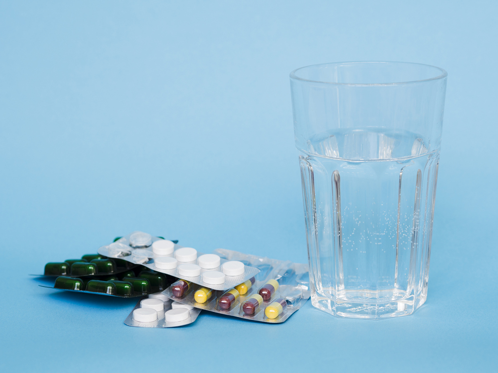 Кислый привкус во рту: почему появляется и как избавиться